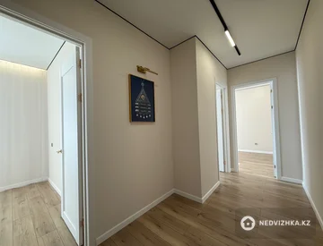 2-комнатная квартира, этаж 8 из 12, 58 м², миниатюра 8