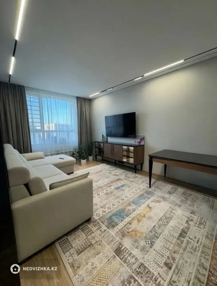 3-комнатная квартира, этаж 8 из 9, 103 м², фотография 2