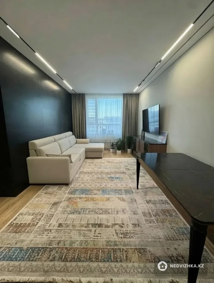 3-комнатная квартира, этаж 8 из 9, 103 м², фотография 3