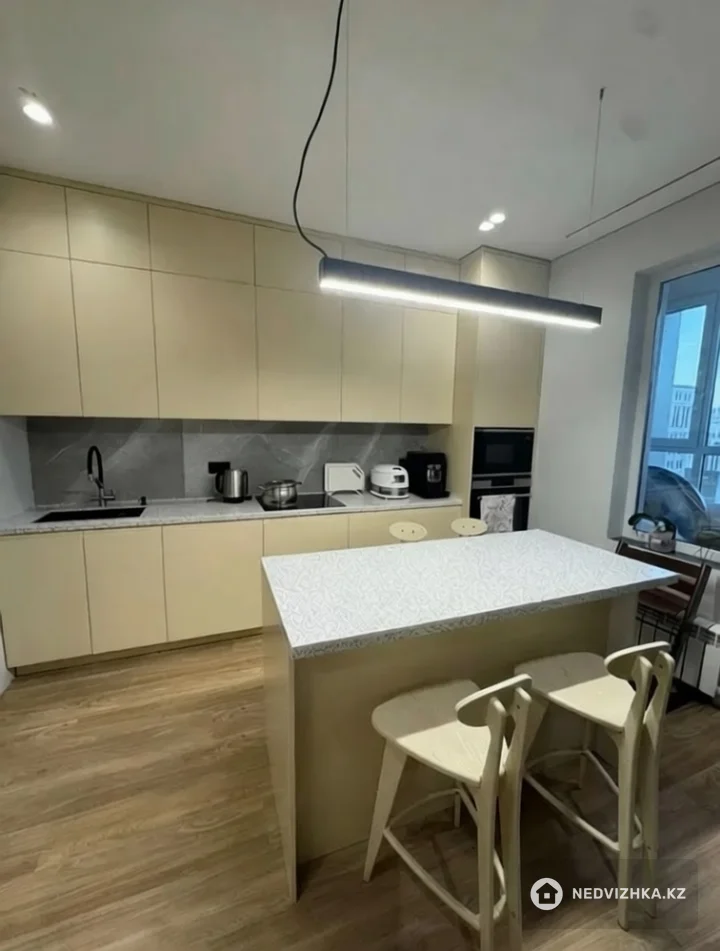 3-комнатная квартира, этаж 8 из 9, 103 м², фотография 5