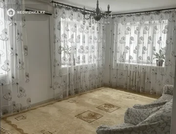 3-комнатная квартира, этаж 3 из 5, 74 м², миниатюра 1