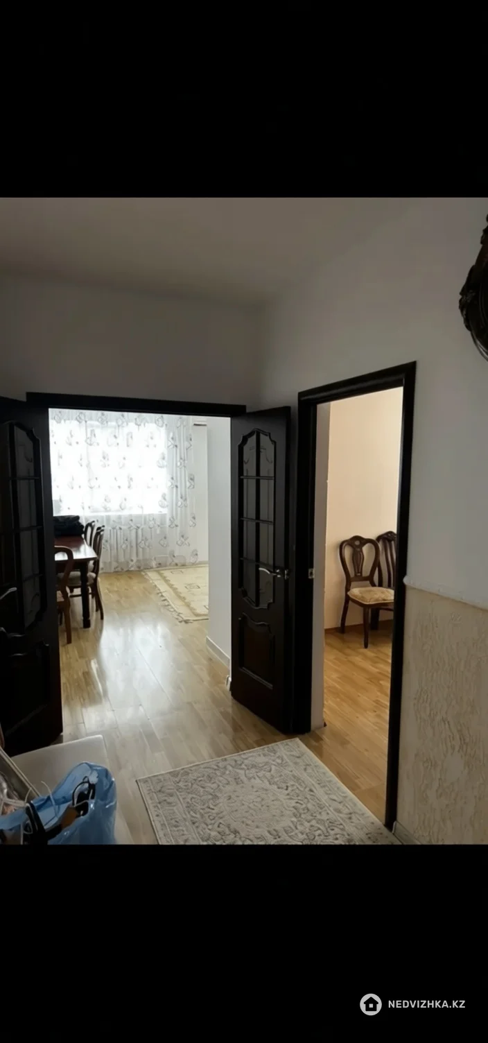3-комнатная квартира, этаж 3 из 5, 74 м², фотография 3