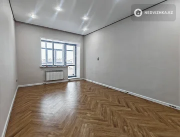 1-комнатная квартира, этаж 3 из 10, 46 м², миниатюра 2