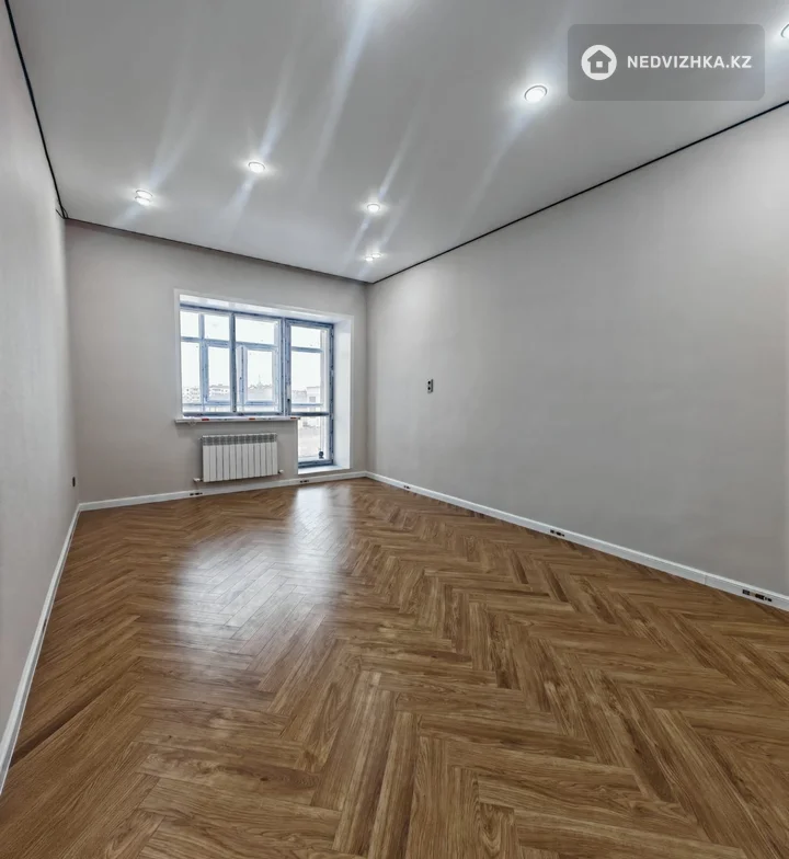 1-комнатная квартира, этаж 3 из 10, 46 м², фотография 2