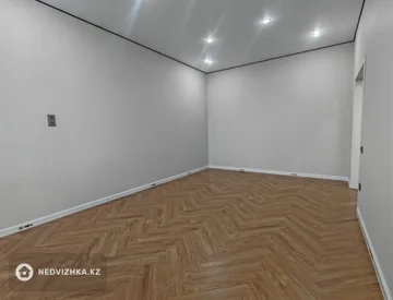 1-комнатная квартира, этаж 3 из 10, 46 м², миниатюра 3