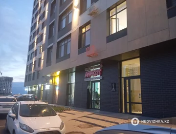 3-комнатная квартира, этаж 15 из 16, 66 м², миниатюра 1