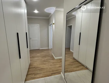 2-комнатная квартира, этаж 9 из 10, 63 м², миниатюра 4
