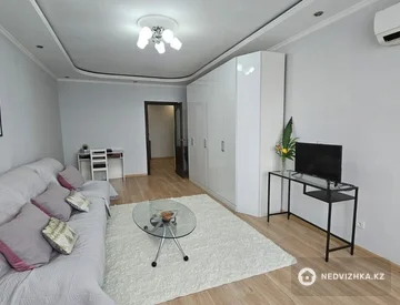 2-комнатная квартира, этаж 11 из 18, 72 м², миниатюра 5