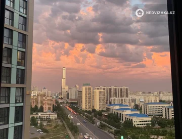 2-комнатная квартира, этаж 15 из 22, 48 м², миниатюра 2