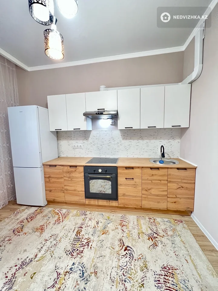 3-комнатная квартира, этаж 9 из 9, 90 м², На длительный срок, фотография 5