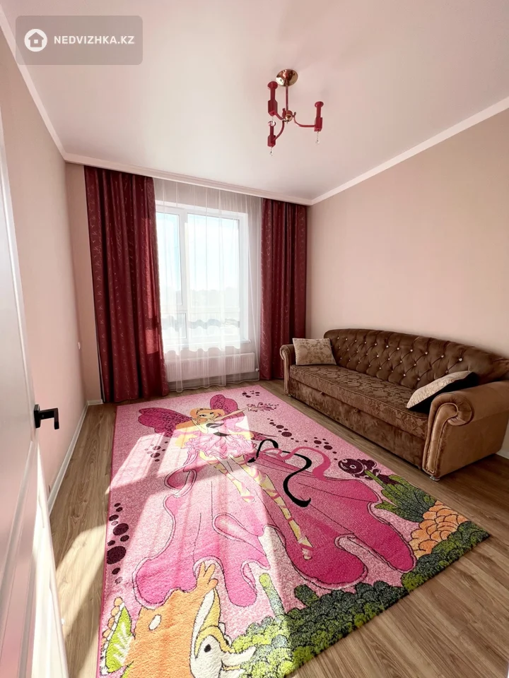 3-комнатная квартира, этаж 9 из 9, 90 м², На длительный срок, фотография 2