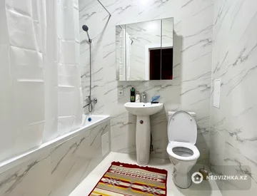 3-комнатная квартира, этаж 9 из 9, 90 м², На длительный срок, миниатюра 10