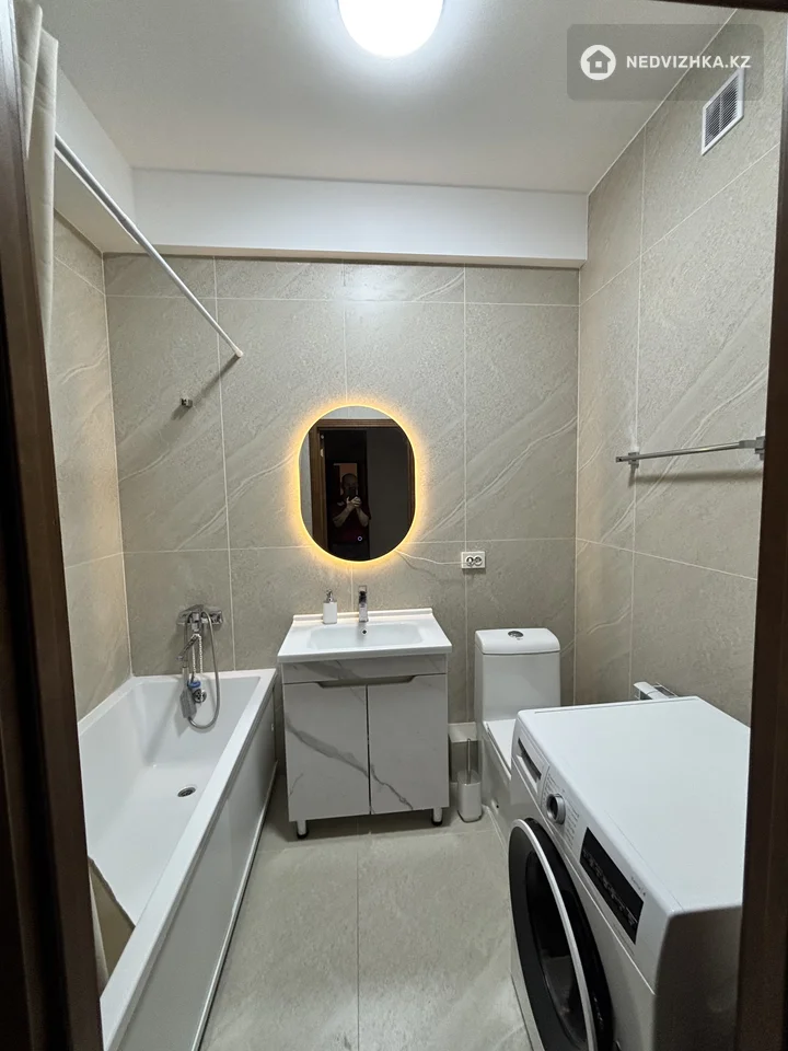 2-комнатная квартира, этаж 9 из 9, 67 м², фотография 2