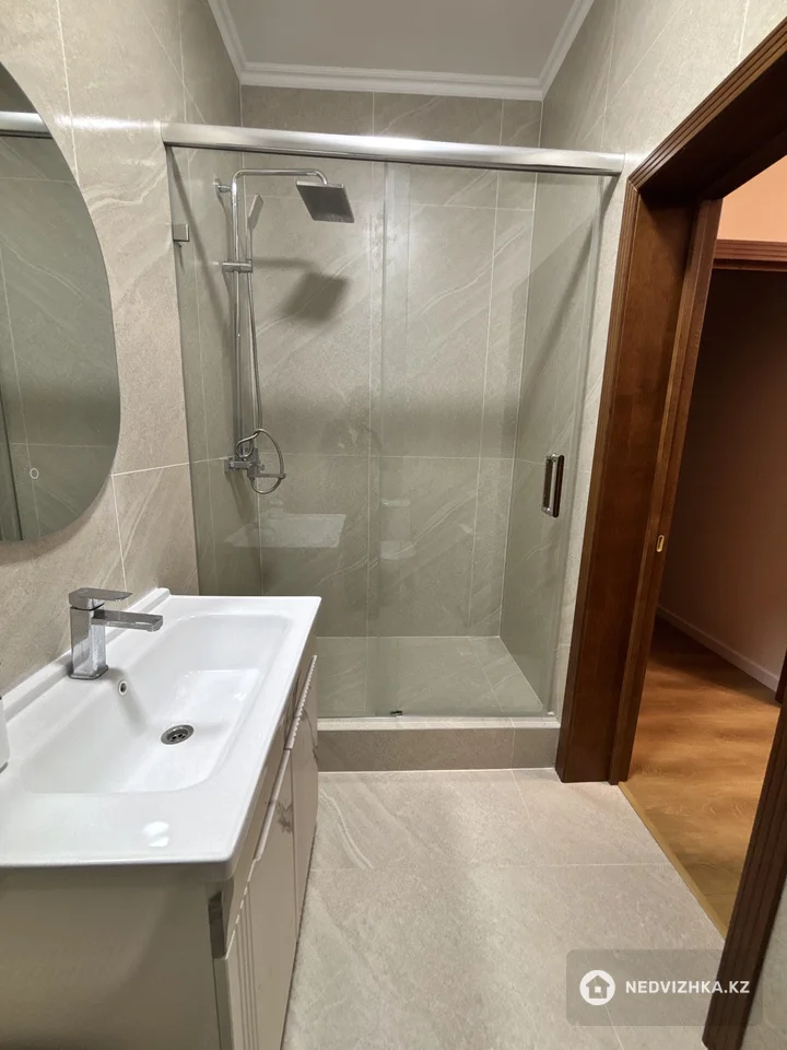 2-комнатная квартира, этаж 9 из 9, 67 м², фотография 5
