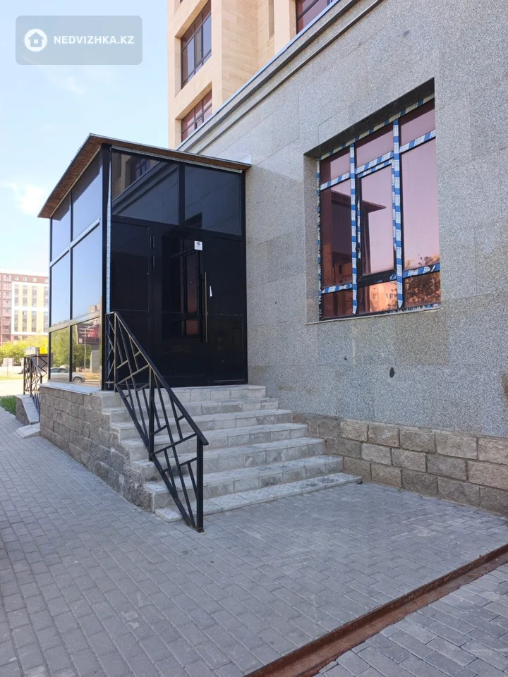 Офис, Магазин и др., этаж 1, 200 м²