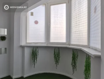 2-комнатная квартира, этаж 9 из 9, 62 м², миниатюра 1