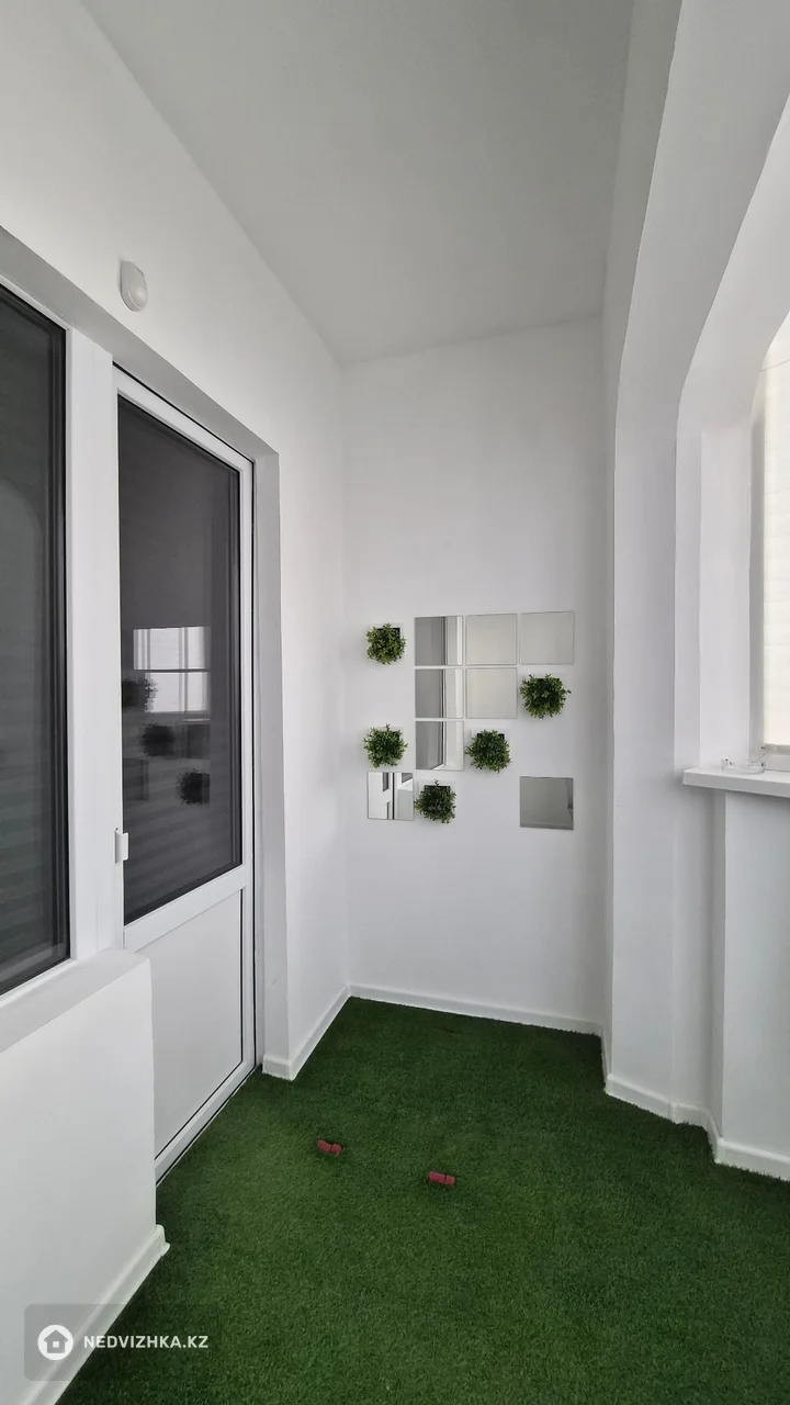 2-комнатная квартира, этаж 9 из 9, 62 м², фотография 2