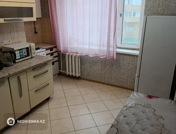 1-комнатная квартира, этаж 3 из 14, 38 м², На длительный срок, миниатюра 6