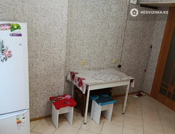 1-комнатная квартира, этаж 3 из 14, 38 м², На длительный срок, миниатюра 8