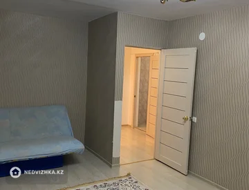 1-комнатная квартира, этаж 6 из 9, 42 м², миниатюра 2