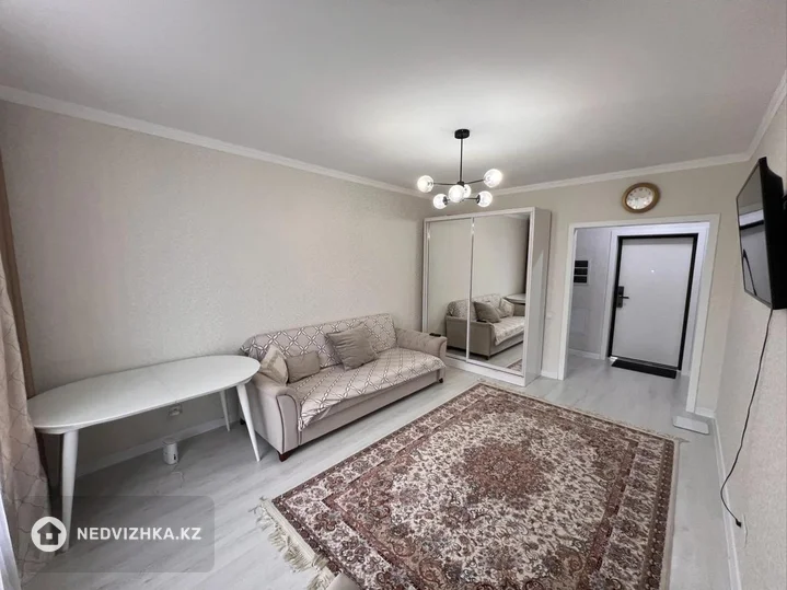 1-комнатная квартира, этаж 3 из 14, 43 м², фотография 3