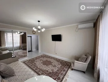 1-комнатная квартира, этаж 3 из 14, 43 м², миниатюра 2