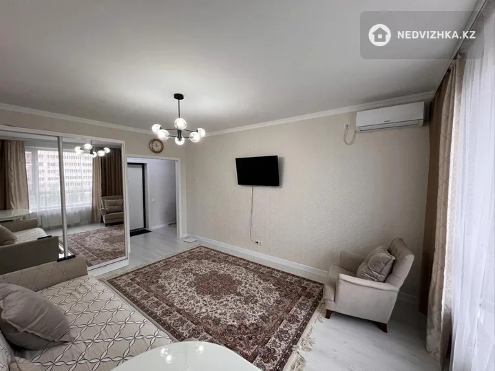 1-комнатная квартира, этаж 3 из 14, 43 м², фотография 2