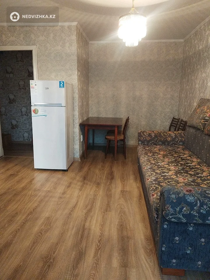 2-комнатная квартира, этаж 3 из 3, 40 м², фотография 2