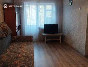 2-комнатная квартира, этаж 3 из 3, 40 м², миниатюра 1