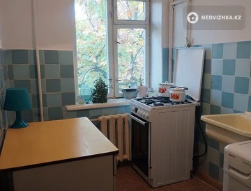 2-комнатная квартира, этаж 3 из 3, 40 м², миниатюра 6