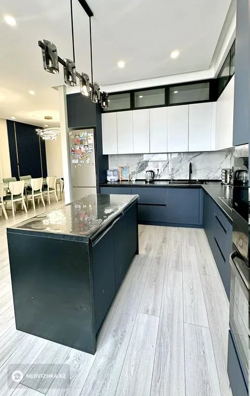 6-комнатная квартира, этаж 13 из 14, 165 м², фотография 5