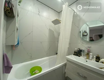 2-комнатная квартира, этаж 3 из 9, 40 м², миниатюра 9