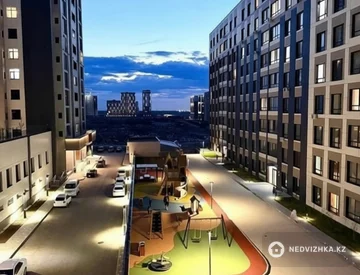 2-комнатная квартира, этаж 5 из 12, 55 м², миниатюра 1