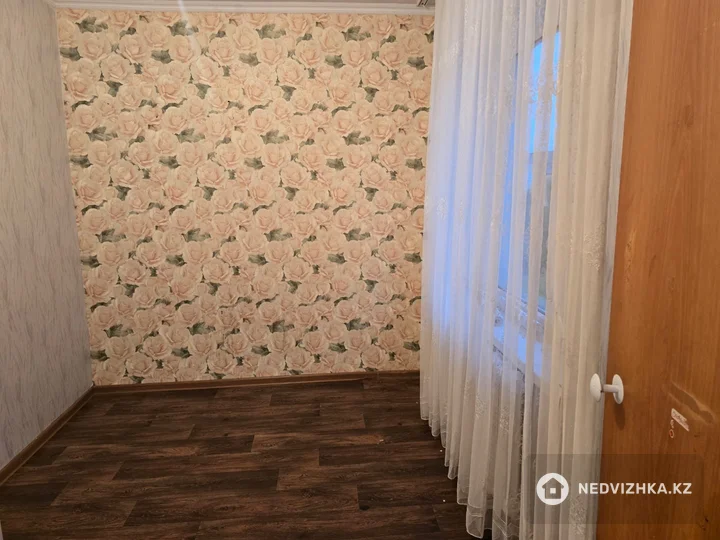2-комнатная квартира, этаж 4 из 5, 36 м², фотография 2