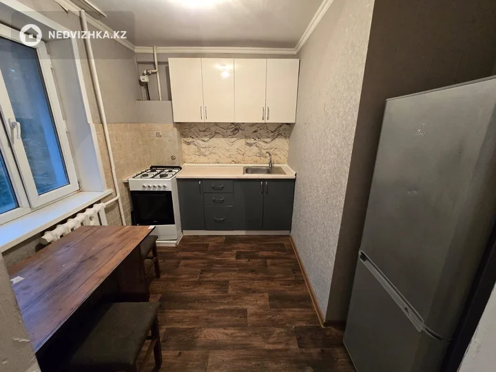 2-комнатная квартира, этаж 4 из 5, 36 м², фотография 4