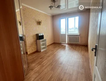 4-комнатная квартира, этаж 4 из 6, 82 м², миниатюра 1