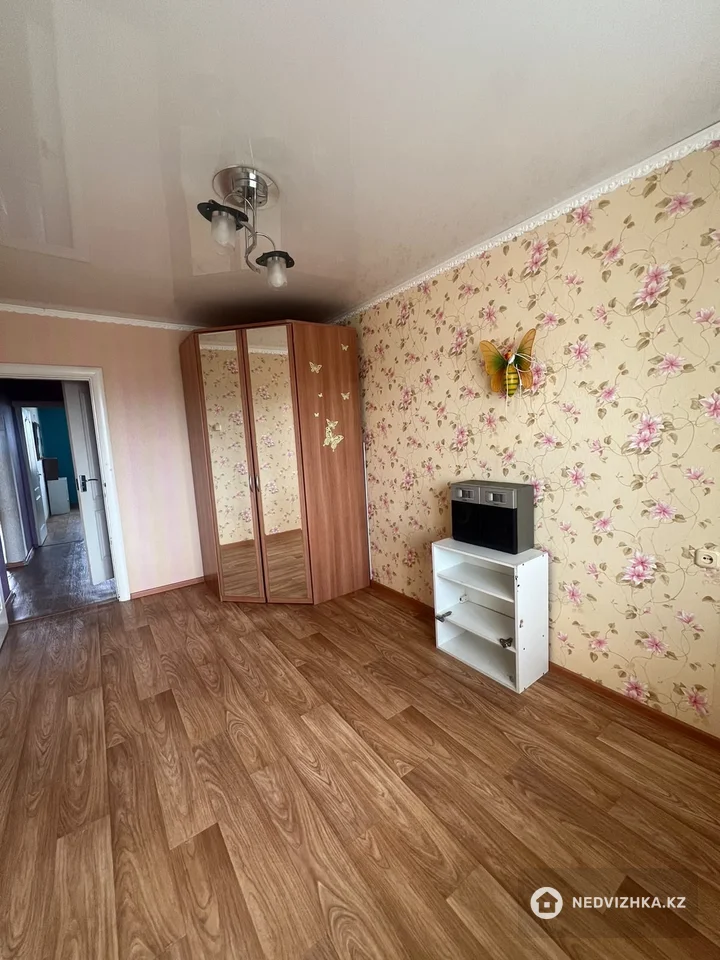 4-комнатная квартира, этаж 4 из 6, 82 м², фотография 4