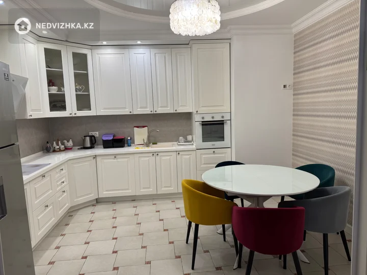 3-комнатная квартира, этаж 5 из 7, 131 м², фотография 4