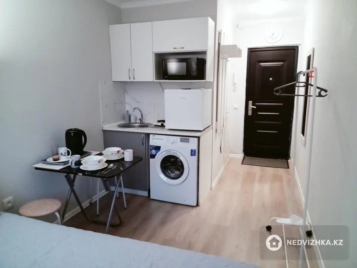 1-комнатная квартира, этаж 4 из 4, 14 м²