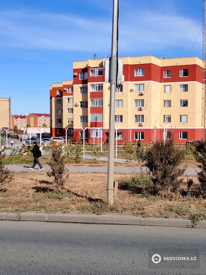 3-комнатная квартира, этаж 3 из 5, 85 м², фотография 2