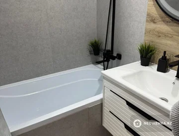3-комнатная квартира, этаж 3 из 5, 85 м², миниатюра 3