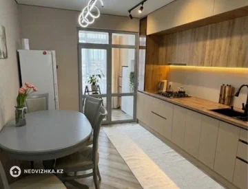 3-комнатная квартира, этаж 3 из 5, 85 м², миниатюра 4