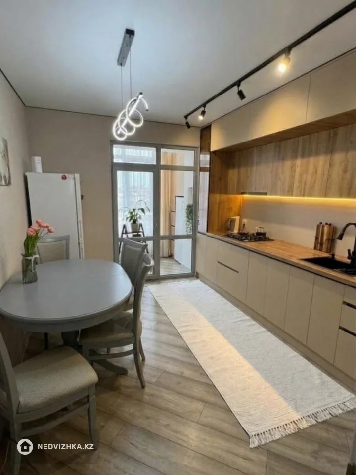 3-комнатная квартира, этаж 3 из 5, 85 м², фотография 4