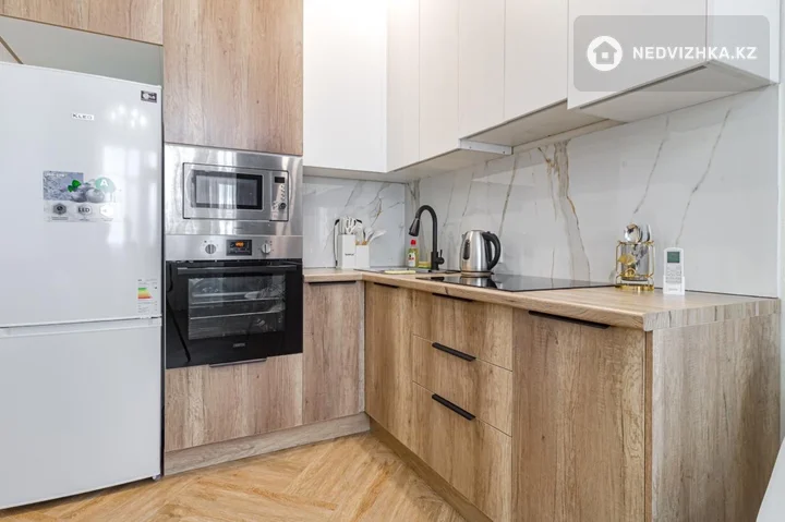2-комнатная квартира, этаж 9 из 15, 50 м², Посуточно, фотография 5
