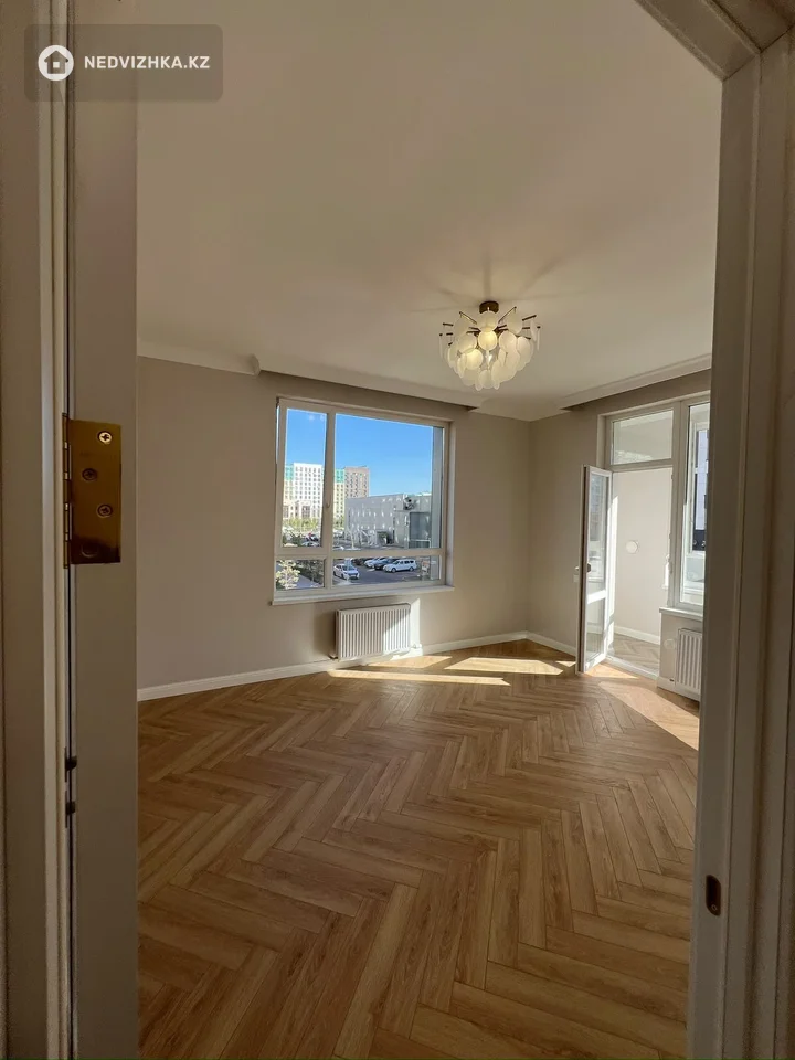 3-комнатная квартира, этаж 2 из 9, 70 м², фотография 2