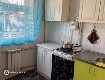 1-комнатная квартира, этаж 1 из 5, 30 м², По часам, миниатюра 3