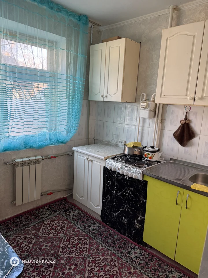 1-комнатная квартира, этаж 1 из 5, 30 м², По часам, фотография 3