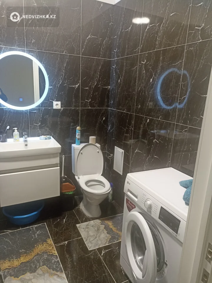 1-комнатная квартира, этаж 14 из 18, 42 м², На длительный срок, фотография 4