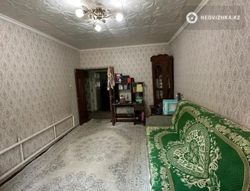 2-комнатная квартира, этаж 1 из 5, 53 м², миниатюра 1
