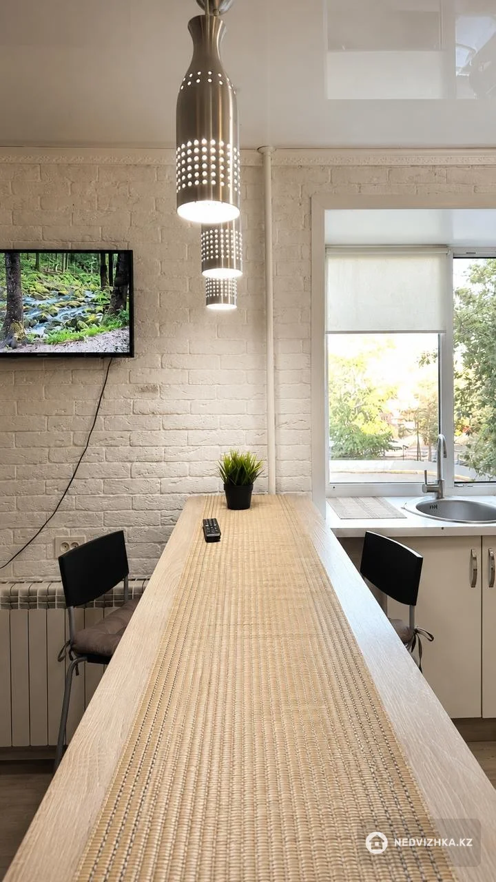 1-комнатная квартира, этаж 3 из 5, 40 м², Посуточно, фотография 4